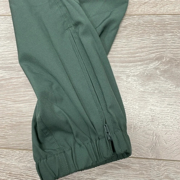 NWOT Old Navv Stretchtech All Season Quick Dry Joggers Sage Green 2X - Picture 15 of 15